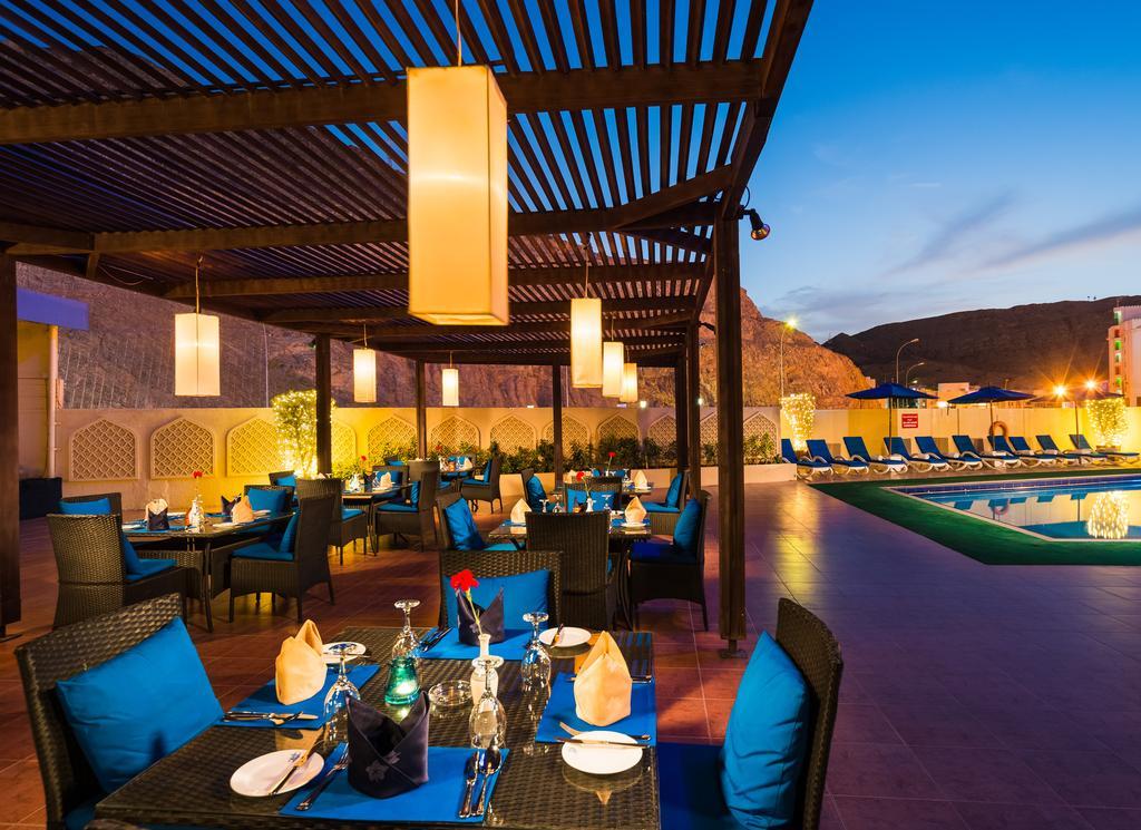 Tulip Inn Downtown Muscat Exteriör bild