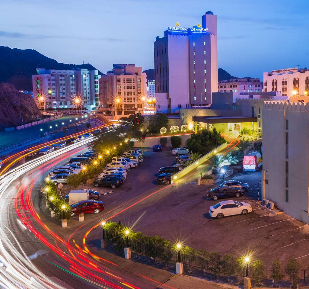 Tulip Inn Downtown Muscat Exteriör bild